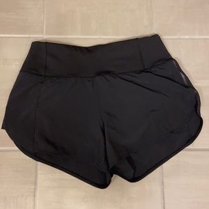 Athleta Run with it 3.5” shorts